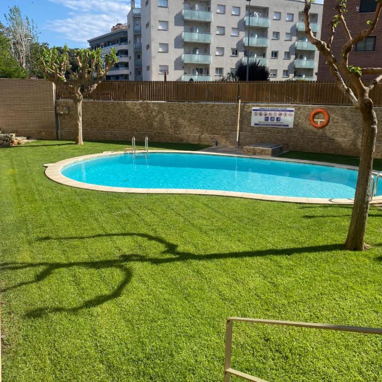 Magnífico piso con piscina y terraza grande cerca de la playa - Apartamento de 2 dormitorios con vistas a la montaña - 2