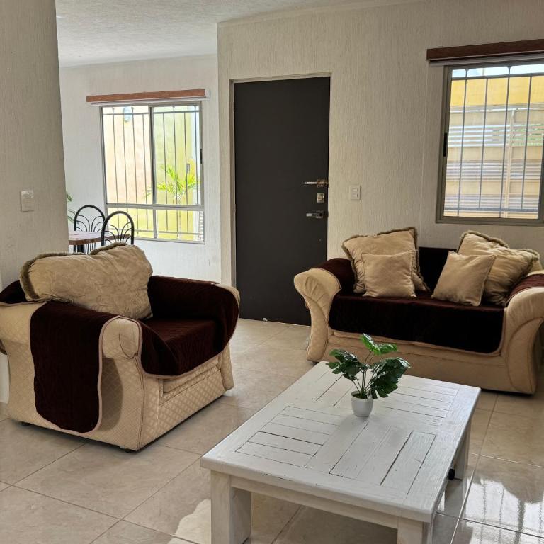Bonita Casa Vacacional. Punto medio entre ciudad y playa - Two-Bedroom Townhouse - 3
