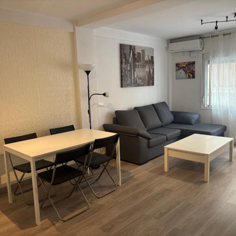 Duplex a 3 minutos de playa de la victoria Cadiz - Apartamento de 3 dormitorios - 4