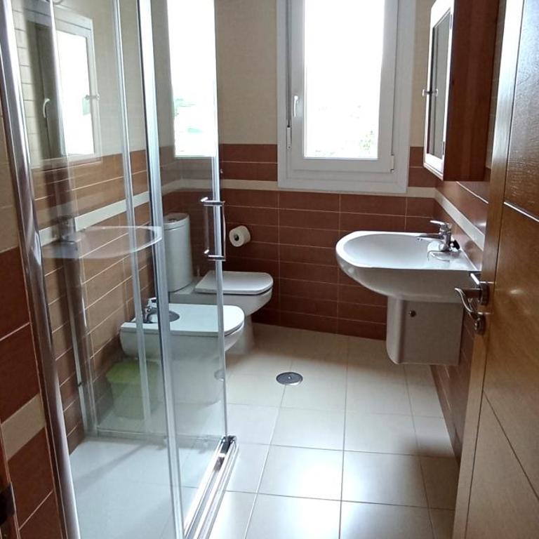 Apartamento 2 dormitorios con piscina y garaje en Foz, ideal para playa y excursiones - Apartamento - 26