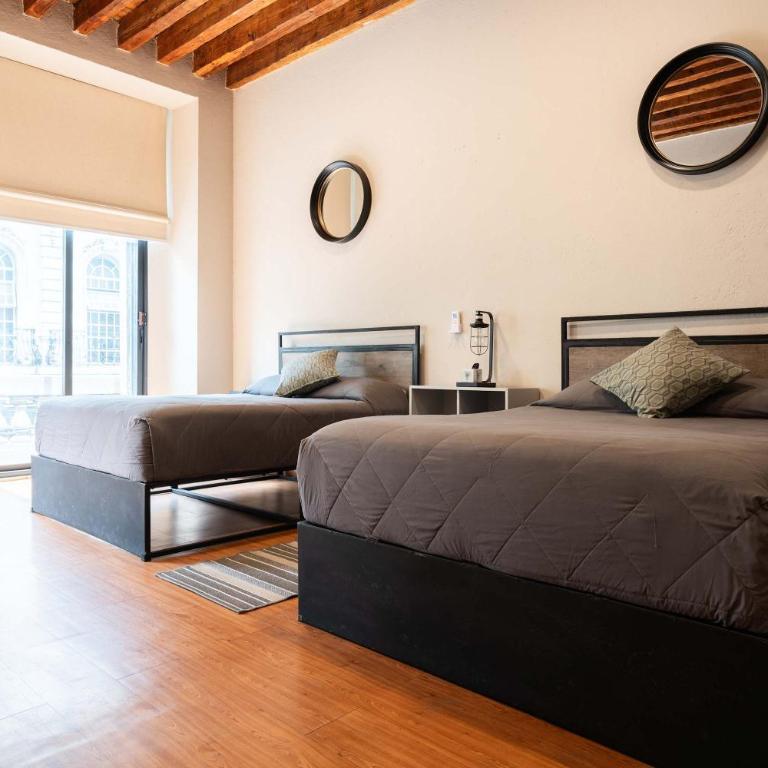 104 Location 2Bdrm 2bath AC apt Fits 8 Rooftop - Apartment - 1