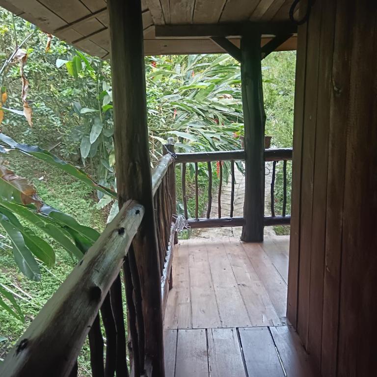 cabaña Juanes-JARDIN ANTIOQUIA - Habitación Triple con vistas a la montaña - 2