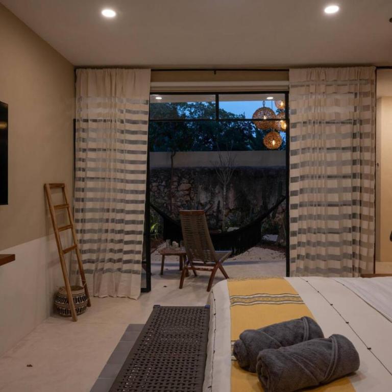 Luxury Heaven in Merida Poolside Bliss in La Ermita - Four-Bedroom House - 24