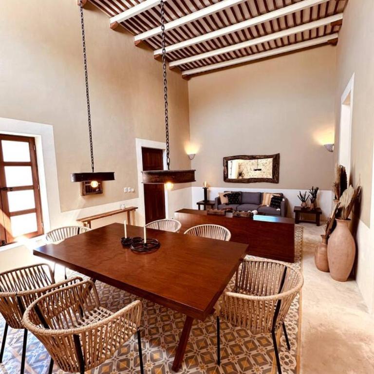 Luxury Heaven in Merida Poolside Bliss in La Ermita - Four-Bedroom House - 34