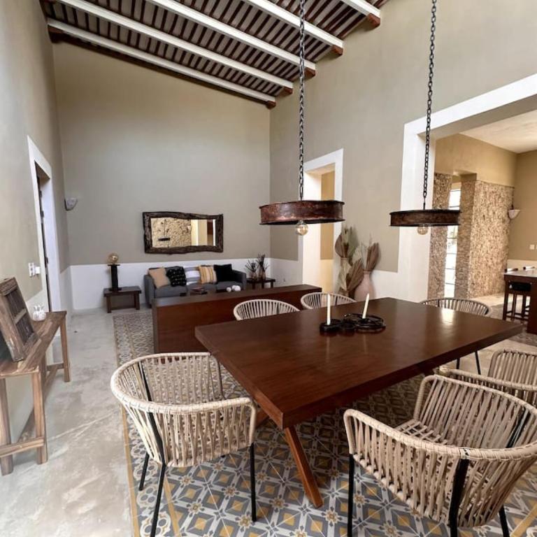 Luxury Heaven in Merida Poolside Bliss in La Ermita - Four-Bedroom House - 37
