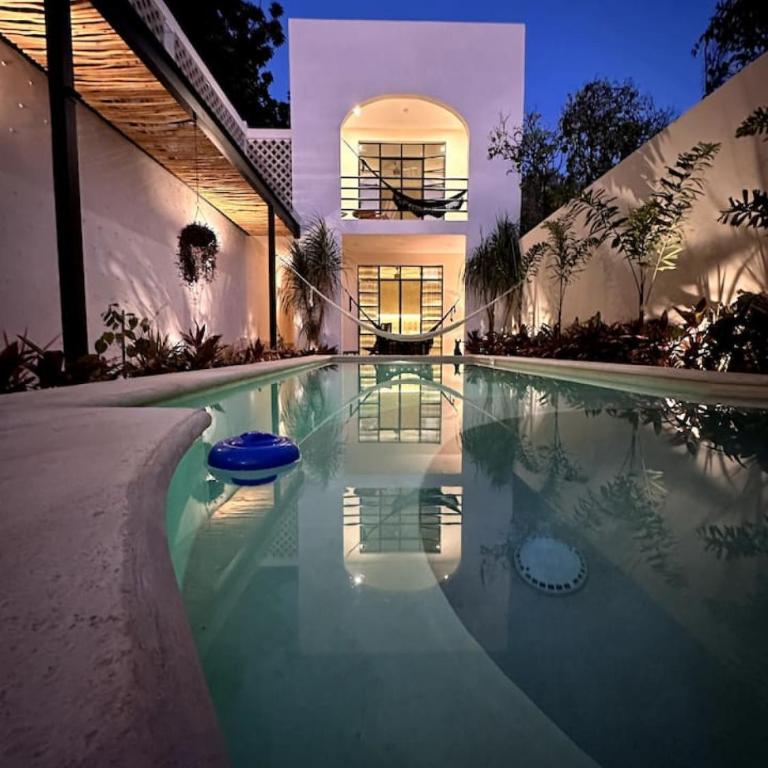Luxury Heaven in Merida Poolside Bliss in La Ermita - Four-Bedroom House - 48