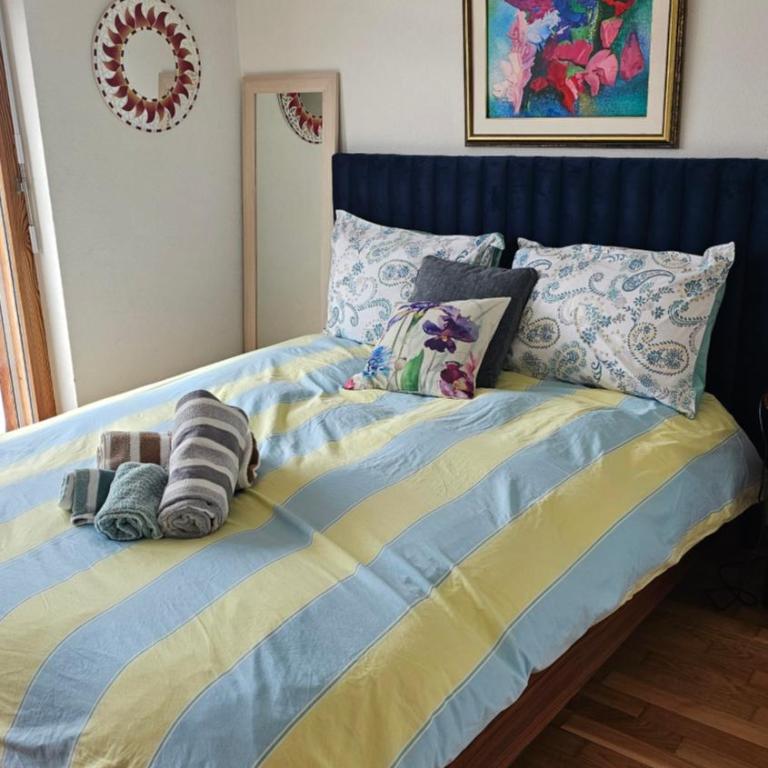 Appartement meublé à louer à Nax - Zimmer mit Kingsize-Bett und Bergblick - 16