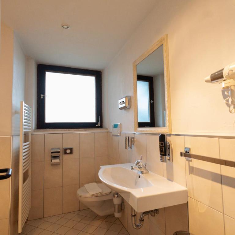 Hotel Marlingerhof - Standard Doppelzimmer mit Balkon - 11