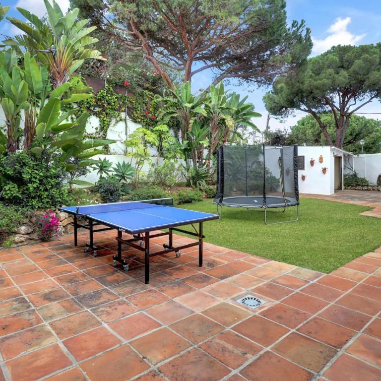Hermosa y Amplia Casa con Piscina y Garage - Casa de 4 dormitorios - 20
