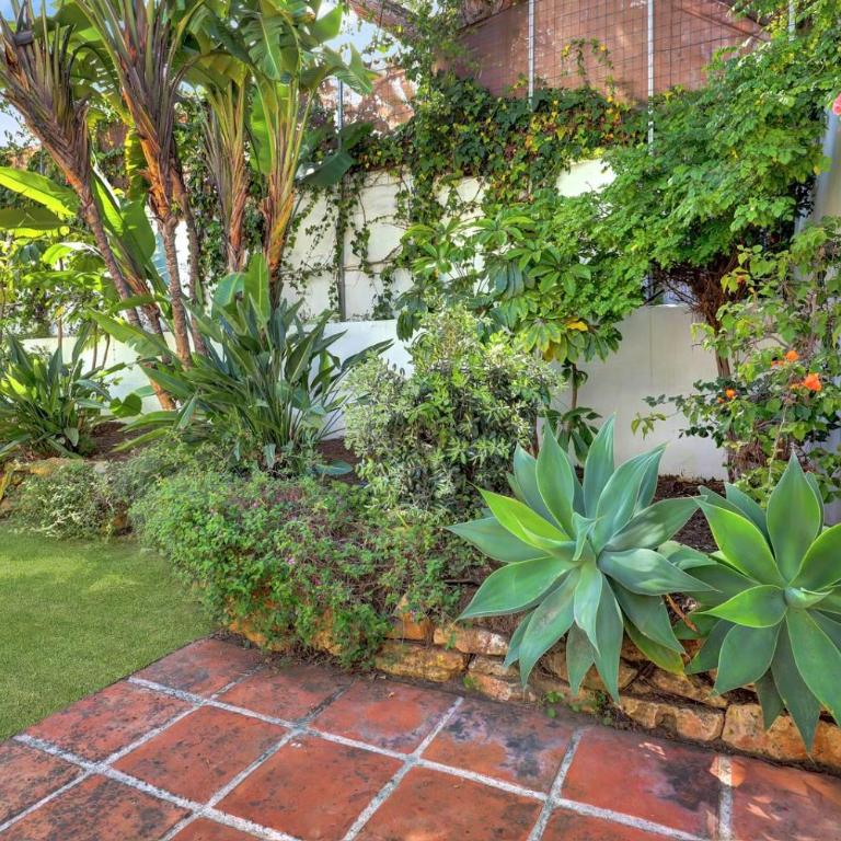 Hermosa y Amplia Casa con Piscina y Garage - Casa de 4 dormitorios - 21