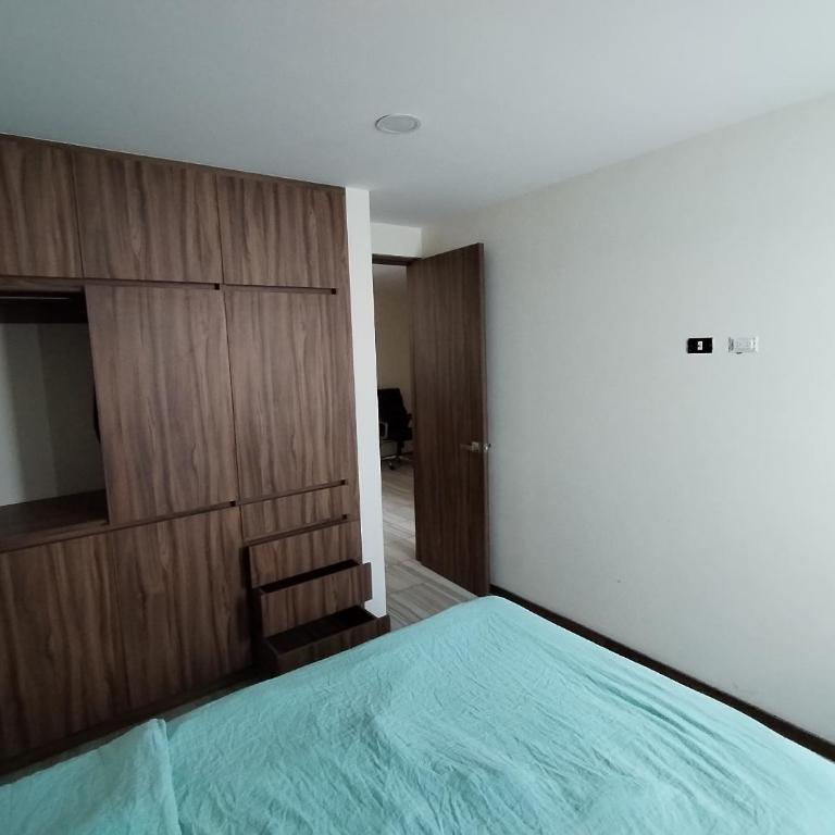 CASA MODERNA y SEMINUEVA EN RESIDENCIAL PRIVADO y TRANQUILO - Four-Bedroom House - 11
