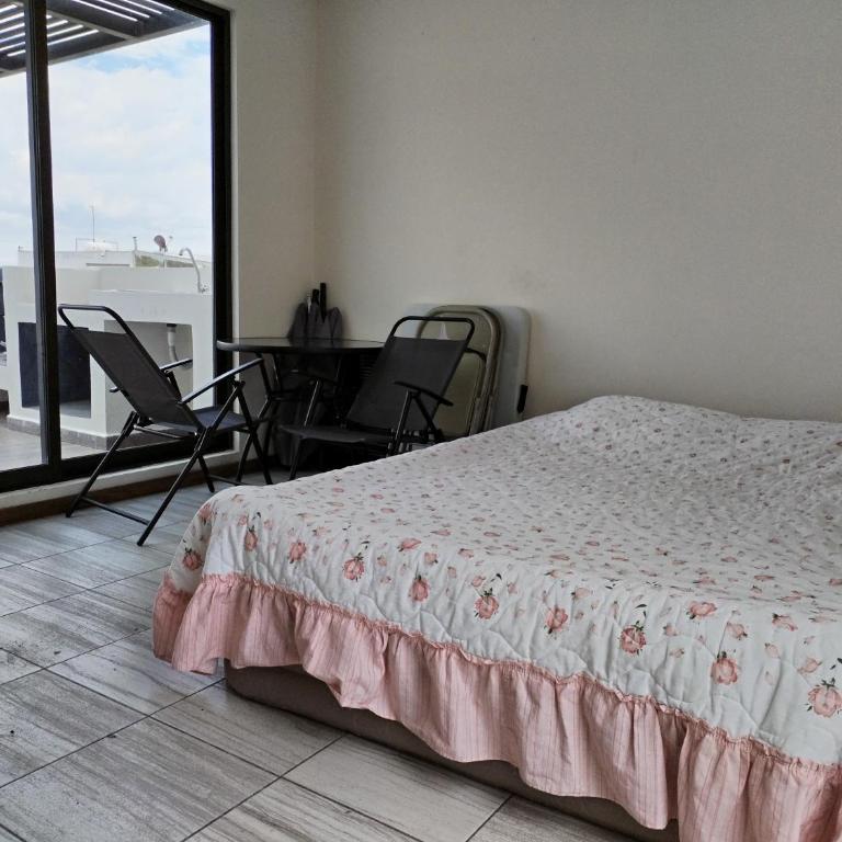 CASA MODERNA y SEMINUEVA EN RESIDENCIAL PRIVADO y TRANQUILO - Four-Bedroom House - 12