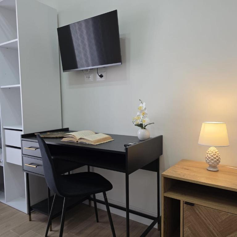 La Maison dello Stretto - Camera Doppia con Letti Singoli con Bagno Privato Esterno - 7