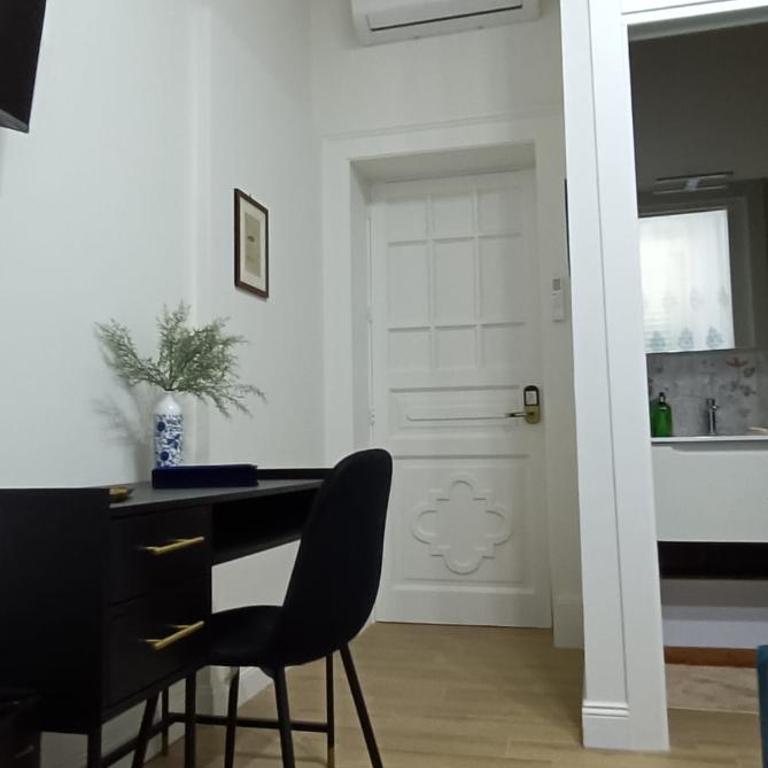 La Maison dello Stretto - Camera Matrimoniale con Bagno Privato - 7
