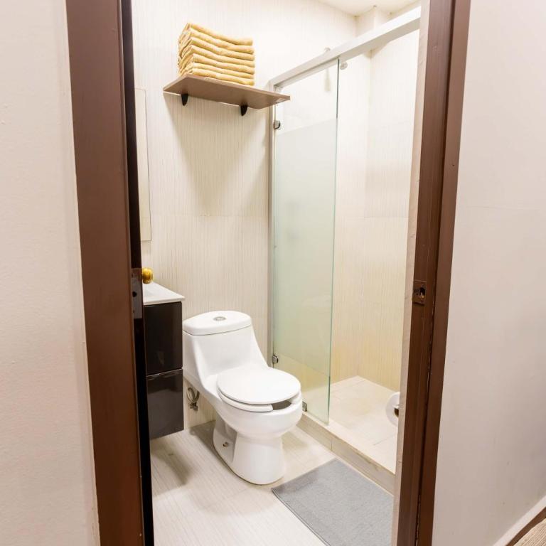 201 Nice Cozy AC Apt City Center Rooftop AC - Apartamento - 6