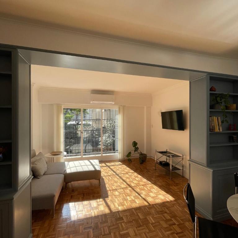 Moderno Departamento de dos dormitorios a Estrenar en el Corazón de Buenos Aires con Vista Privilegiada - Two-Bedroom Apartment - 1