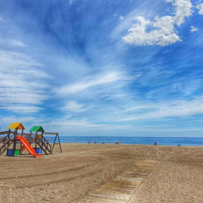 Beachfront Apartment in La Carihuela - Apartamento de 1 dormitorio - 22