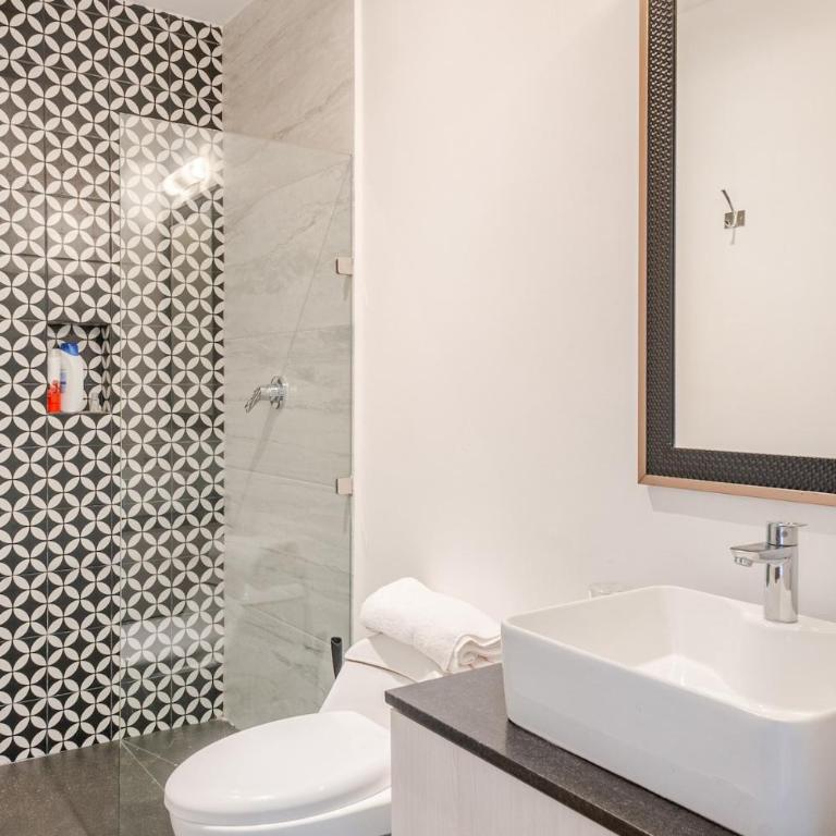 Charming equipped studio near 5th Avenue - One-Bedroom Apartment - 28