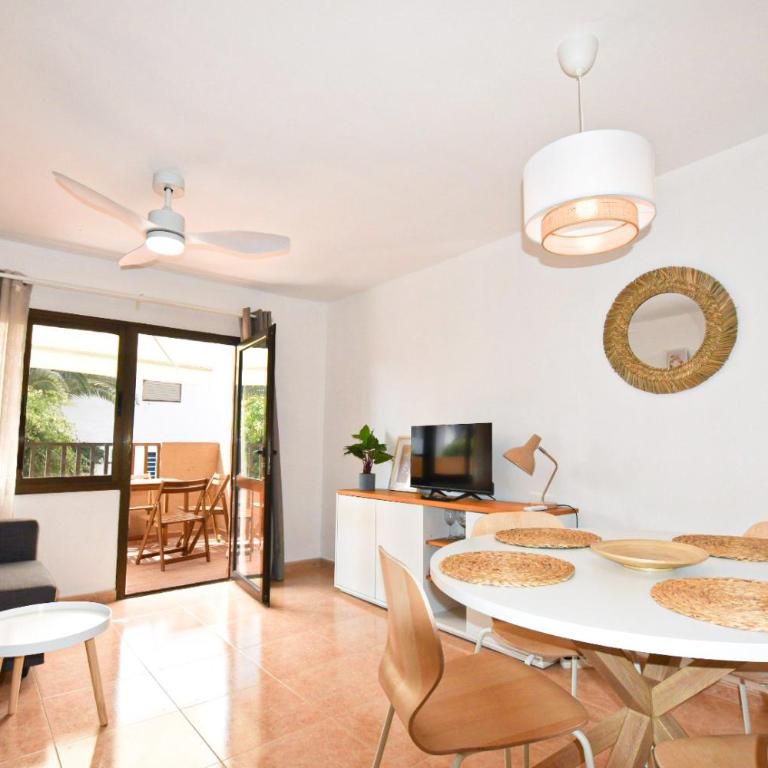 Book Jet - OASIS CORRALEJO Apartments Pool & WIFI - Apartamento de 1 dormitorio con balcón - 1