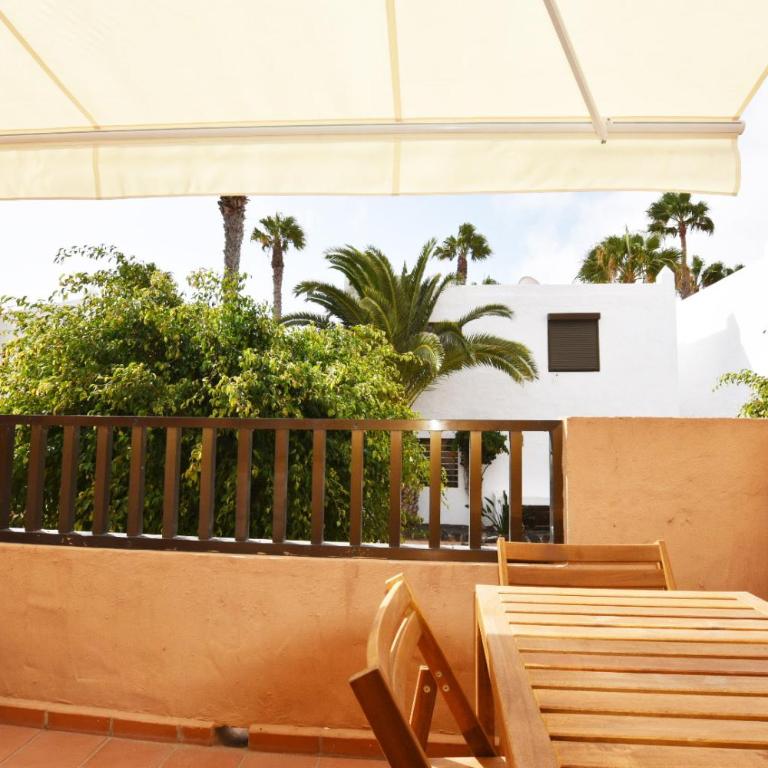 Book Jet - OASIS CORRALEJO Apartments Pool & WIFI - Apartamento de 1 dormitorio con balcón - 2