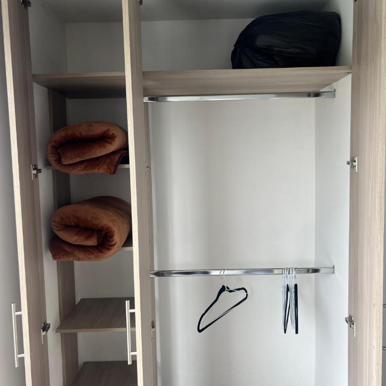 Central, Universidades y Centro Comercial - Apartamento de 2 dormitorios - 5