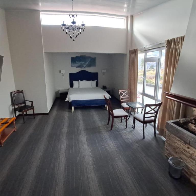 Xima Colca - Family Room - 1