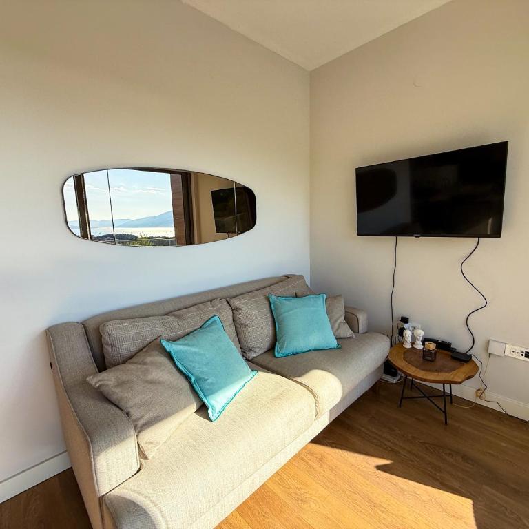 SeaView Suite with Pool near Tivat Airport by Solea Vacation Homes - One-Bedroom Apartment - 14