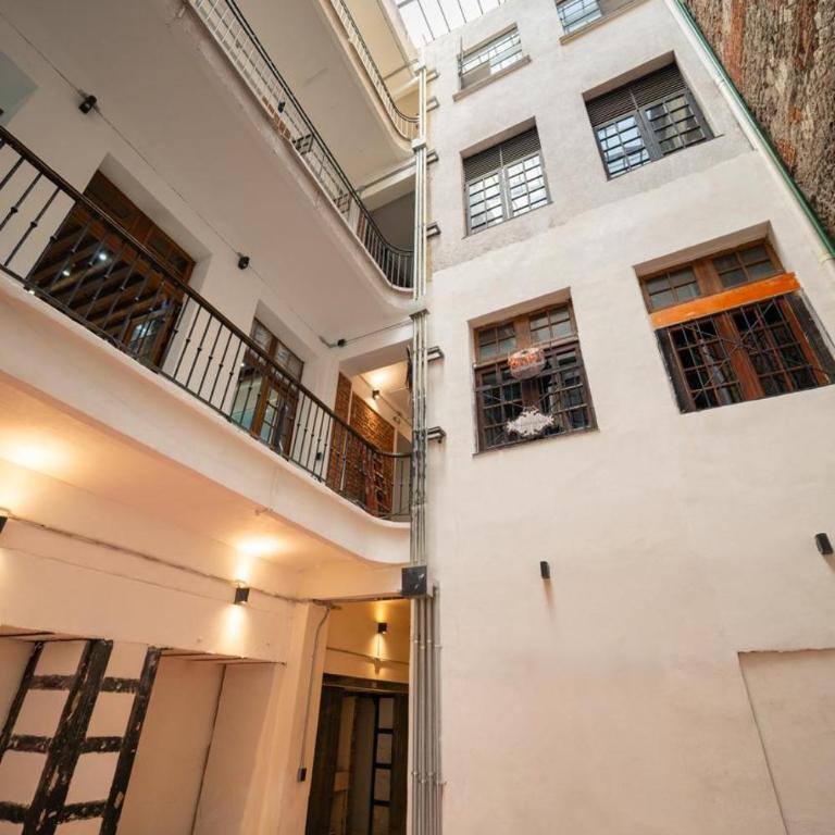DH1 VIP ROOM in Downtown, Best Location, Private WC - One-Bedroom Apartment - 11