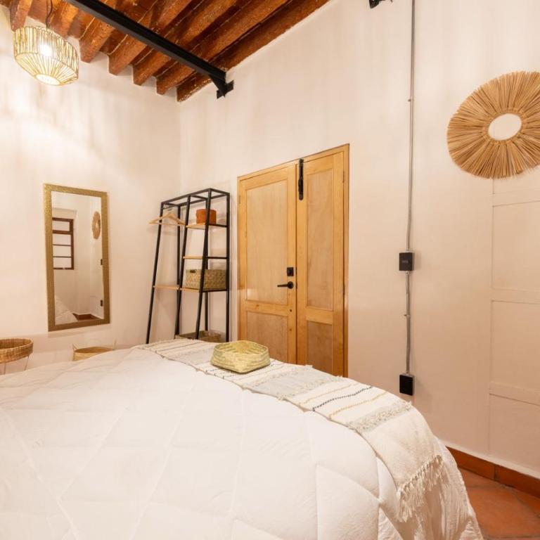 DH1 VIP ROOM in Downtown, Best Location, Private WC - One-Bedroom Apartment - 3