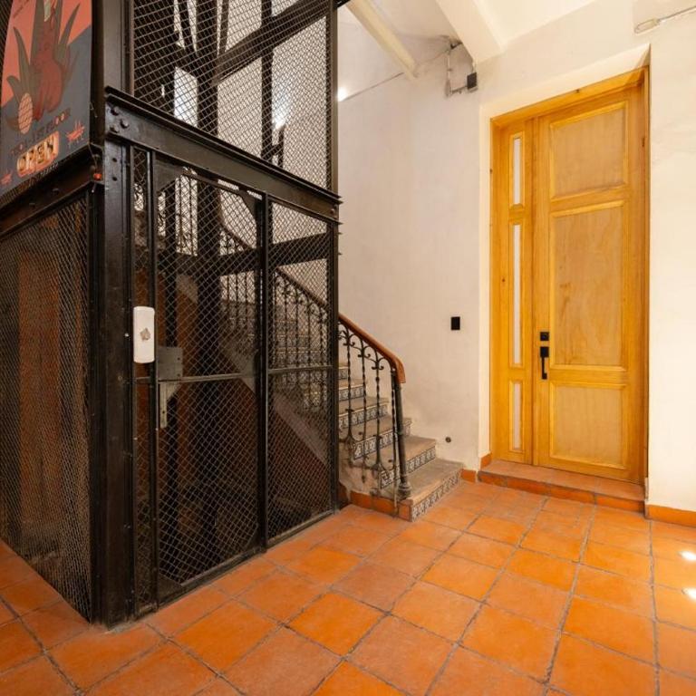 DH1 VIP ROOM in Downtown, Best Location, Private WC - One-Bedroom Apartment - 9