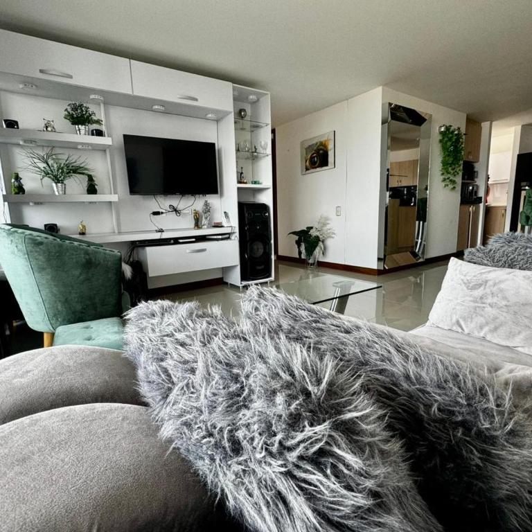 Hermoso apartamento en El Poblado con linda vista - Apartamento con balcón - 6