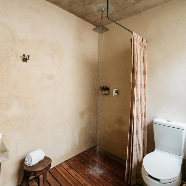 Becino - Deluxe King Room - 2
