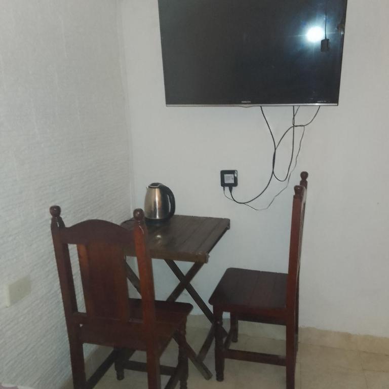 Hostel Trinidad - Standard Quadruple Room - 6