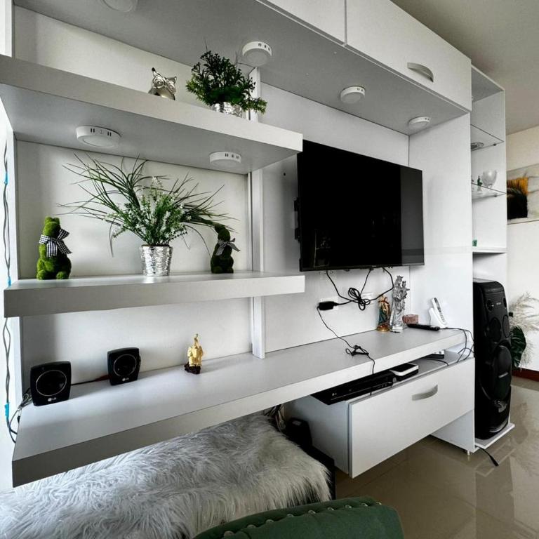 Hermoso apartamento en El Poblado con linda vista - Apartamento con balcón - 3