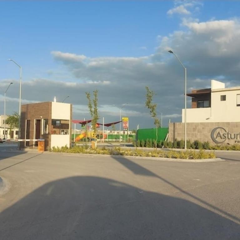Residencia en Apodaca 15 min del aeropuerto! - Three-Bedroom House - 14