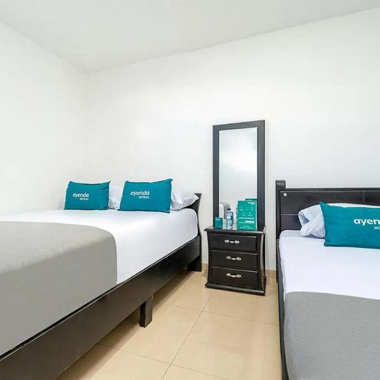 Hotel Marlon - Standard Triple Room - 1