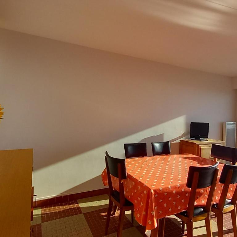 Location Vacances Appart. Rénové Face Mer Saint-Jean-de-Monts - 6 Pers. - FR-1-323-588 - Apartment - 3