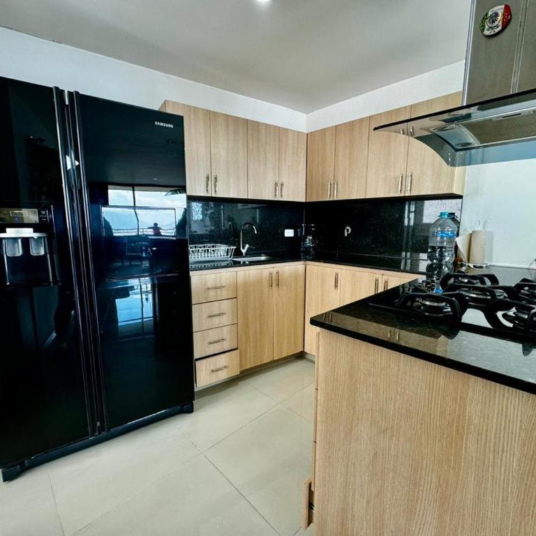 Hermoso apartamento en El Poblado con linda vista - Apartamento con balcón - 11