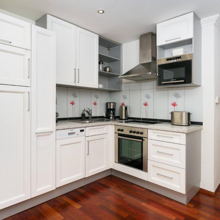 Kitz-Heart Apartments by Alpine Host Helpers - Apartment with Terrace - 8