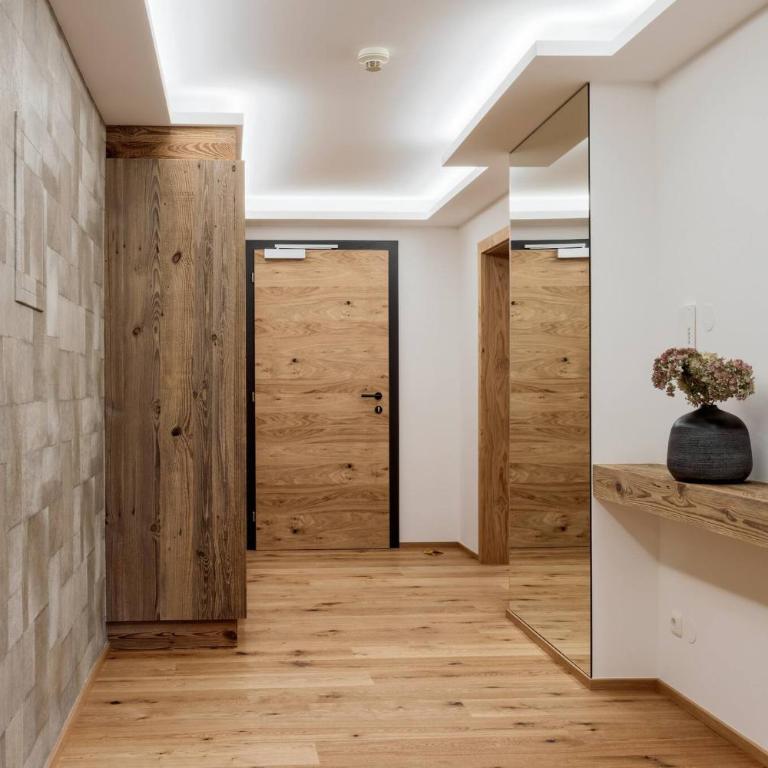 Premium Apartment Zentral by Alpine Host Helpers - Apartment mit 1 Schlafzimmer und Balkon - 10