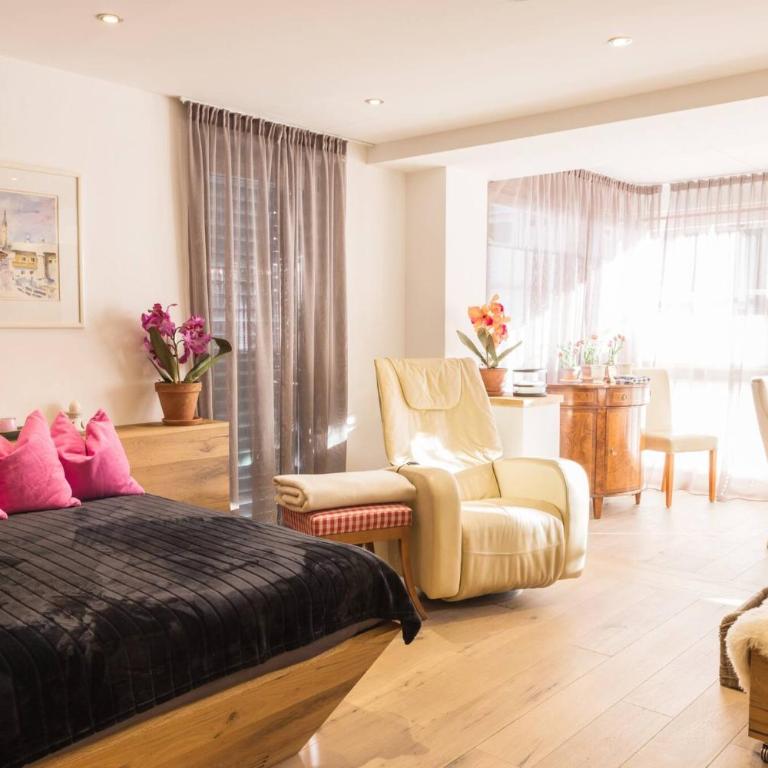 Trendguide Suites - Deluxe Apartment mit Balkon und 2 Schlafzimmern - 6