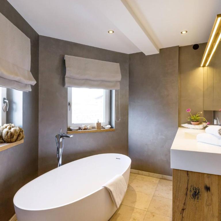 Trendguide Suites - Deluxe Apartment mit Balkon und 2 Schlafzimmern - 9