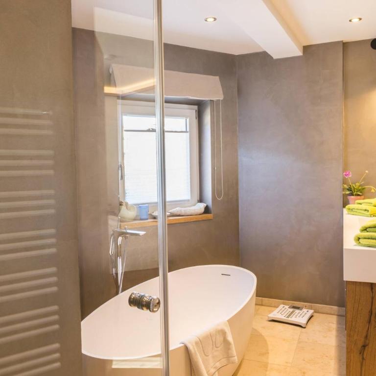 Trendguide Suites - Deluxe Apartment mit Balkon und 2 Schlafzimmern - 29