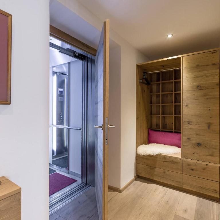 Trendguide Suites - Deluxe Apartment mit Balkon und 2 Schlafzimmern - 33