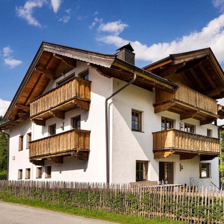 KitzAlps Apartments by Alpine Host Helpers - Superior Apartment - 2