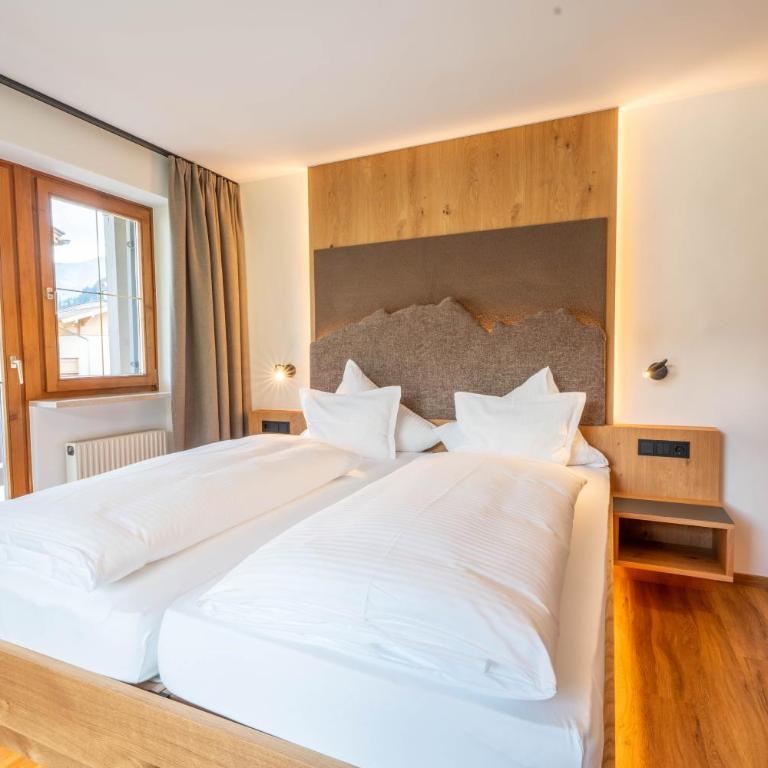 Hotel Edelweiss - Deluxe Doppelzimmer mit Dusche - 1
