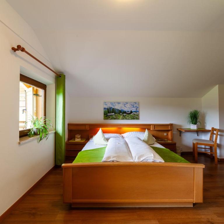 Almhotel Bergerhof - Doppelzimmer mit Balkon - 20
