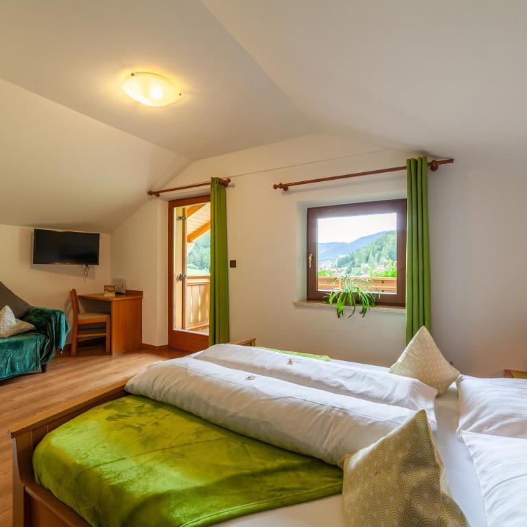 Almhotel Bergerhof - Doppelzimmer mit Balkon - 19
