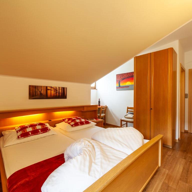 Almhotel Bergerhof - Doppelzimmer mit Balkon - 15
