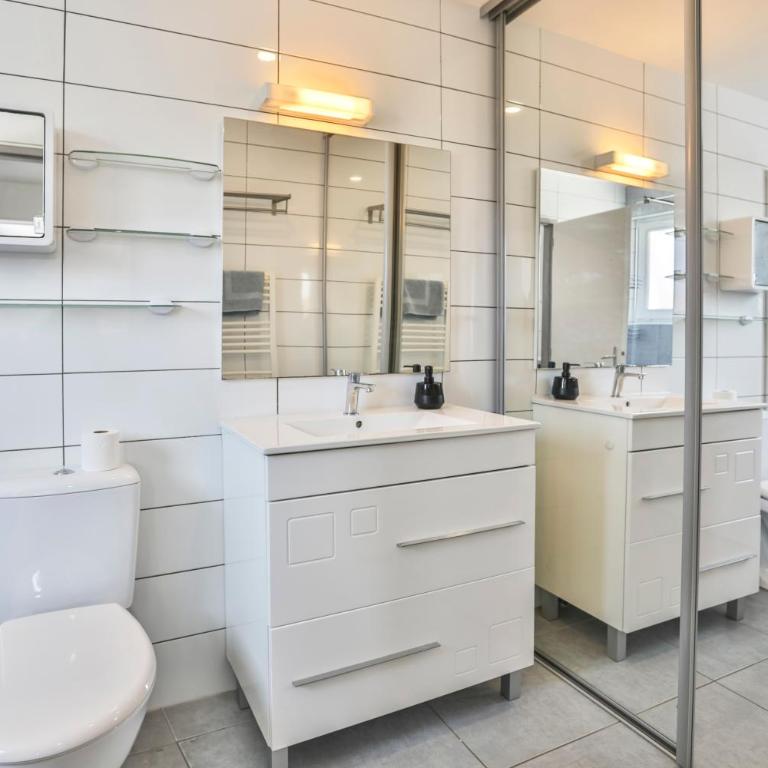 La tranquilité bleue - Maison avec SPA et Parking clôturé - Maison 2 Chambres - 34